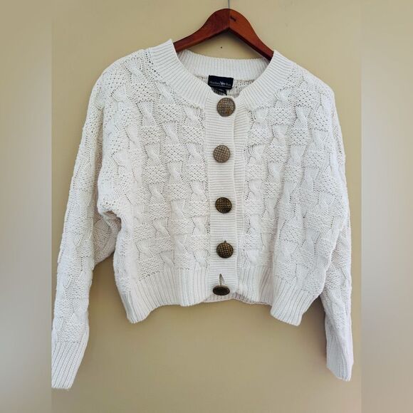 Hunters run size Large vintage white/ivory sweater with brass like buttons - Picture 2 of 7